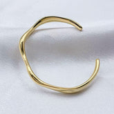 Irregular Wavy Open Design Bracelet
